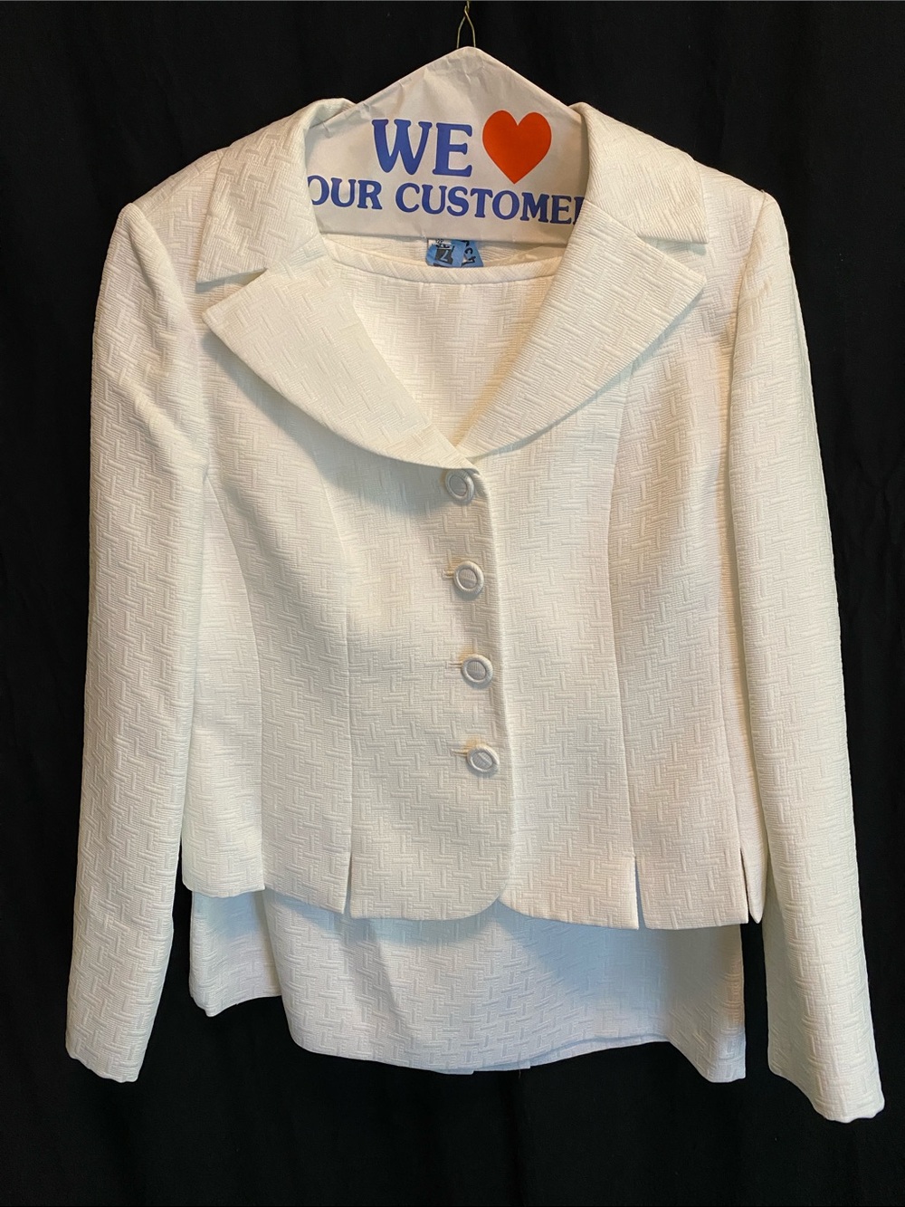 Le Suit Women's White Textured Skirt Suit
